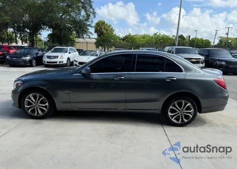 2017 Mercedes-Benz C 300 4Matic from USA, damaged, VIN 55SWF4KB4HU214841